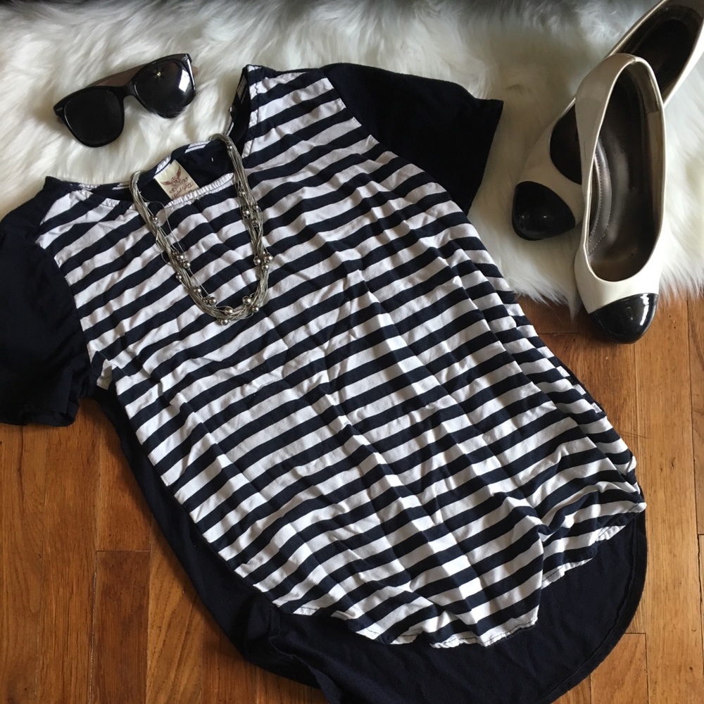 🌸 Striped High Low 🌸 Short Sleeve Tee